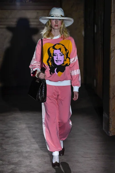 Look 57